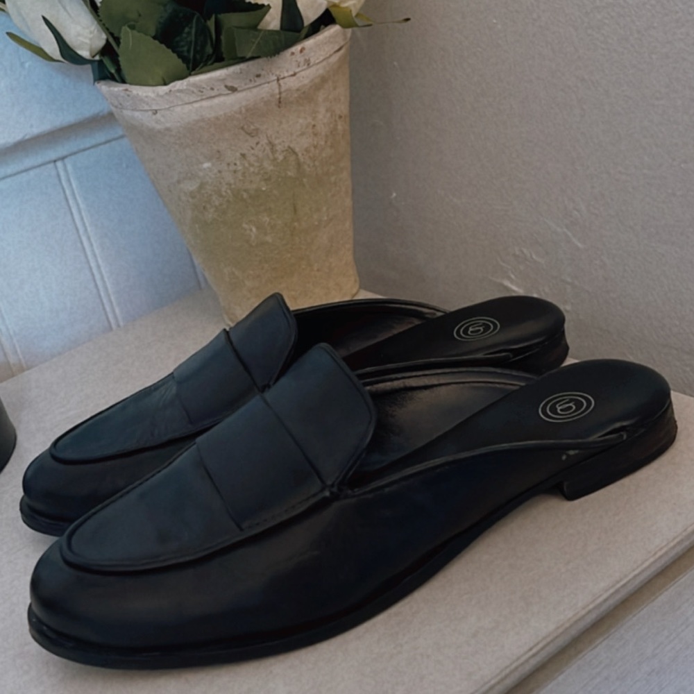 UA leather loafers Mules